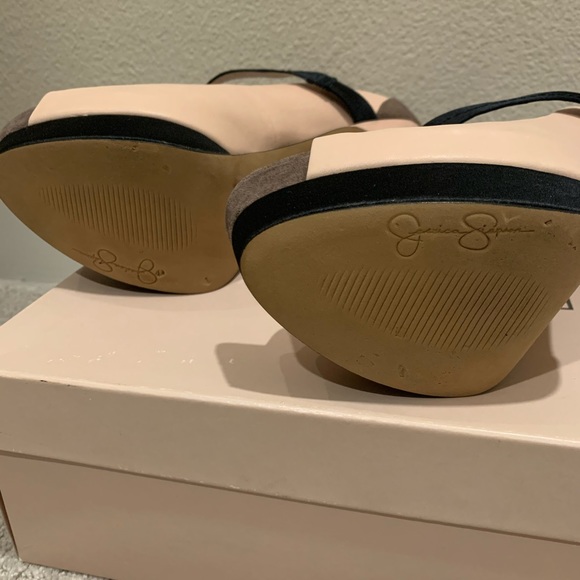 Worn ONLY Once! - Picture 3 of 5